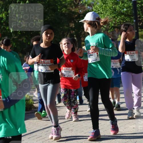 25.04.2025 - Das Zehntel Zöllner http://msf.ph/oto/7677487 26.04.2025 07:49:47 Laufen 1319, 1425, 1832, 09, 2636 meine-sportfotos.de