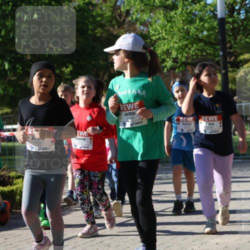 25.04.2025 - Das Zehntel Zöllner http://msf.ph/oto/7677496 26.04.2025 07:49:47 Laufen 1425, 1832, 1409, 2636, 3668 meine-sportfotos.de