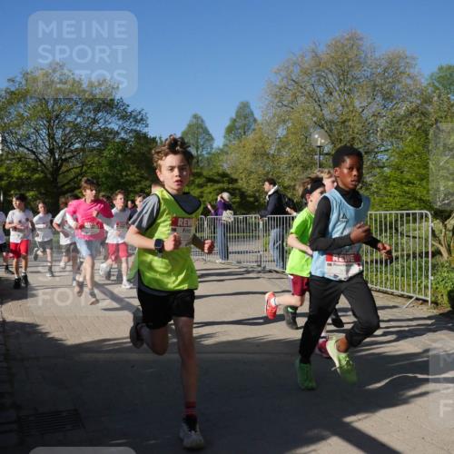 25.04.2025 - Das Zehntel Zöllner http://msf.ph/oto/7677523 26.04.2025 08:41:46 Laufen 3210 meine-sportfotos.de