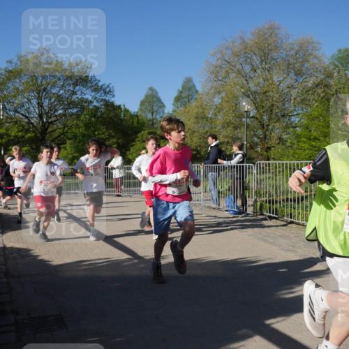 25.04.2025 - Das Zehntel Zöllner http://msf.ph/oto/7677529 26.04.2025 08:41:47 Laufen 3233 meine-sportfotos.de