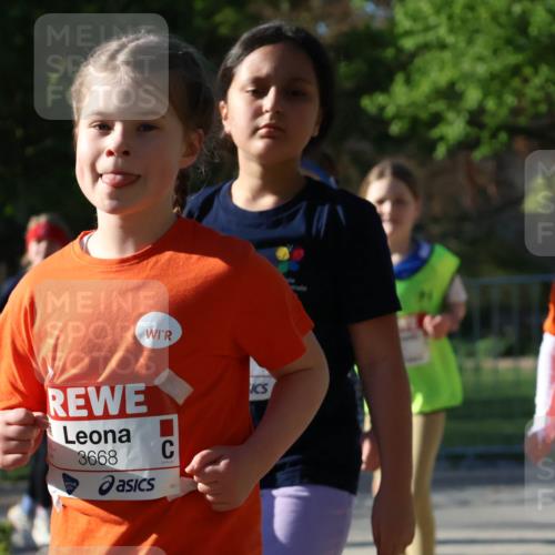 25.04.2025 - Das Zehntel Zöllner http://msf.ph/oto/7677530 26.04.2025 07:49:49 Laufen 3668 meine-sportfotos.de