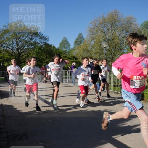 25.04.2025 - Das Zehntel Zöllner http://msf.ph/oto/7677539 26.04.2025 08:41:48 Laufen 3485 meine-sportfotos.de