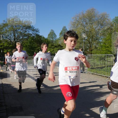 25.04.2025 - Das Zehntel Zöllner http://msf.ph/oto/7677550 26.04.2025 08:41:49 Laufen 1757 meine-sportfotos.de
