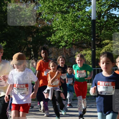 25.04.2025 - Das Zehntel Zöllner http://msf.ph/oto/7677638 26.04.2025 07:49:56 Laufen 2111, 2115, 2281, 2243, 1009 meine-sportfotos.de