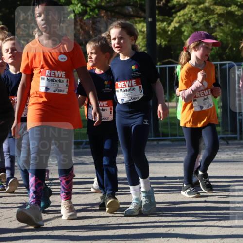 25.04.2025 - Das Zehntel Zöllner http://msf.ph/oto/7677667 26.04.2025 07:49:58 Laufen 2255, 3778, 2547, 3703, 1848 meine-sportfotos.de