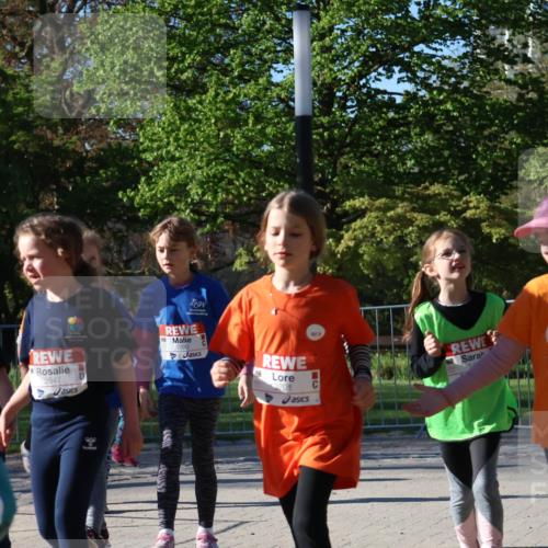 25.04.2025 - Das Zehntel Zöllner http://msf.ph/oto/7677700 26.04.2025 07:50:00 Laufen 2547, 1390, 3701, 3703, 97 meine-sportfotos.de