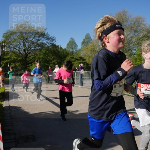 25.04.2025 - Das Zehntel Zöllner http://msf.ph/oto/7677718 26.04.2025 08:42:02 Laufen 1171, 1166 meine-sportfotos.de