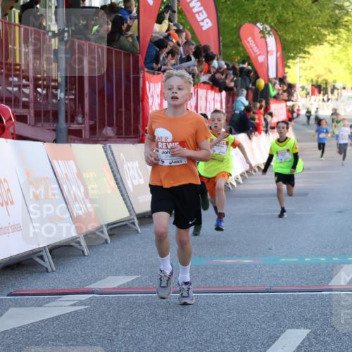 25.04.2025 - Das Zehntel Luisa Fischer http://msf.ph/oto/7678488 26.04.2025 08:49:42 Ziel 1452, 3606, 3613, 3785 meine-sportfotos.de