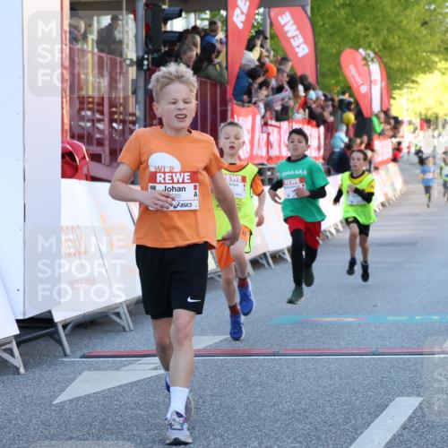 25.04.2025 - Das Zehntel Luisa Fischer http://msf.ph/oto/7678507 26.04.2025 08:49:43 Ziel 1452, 3606, 3613, 3785 meine-sportfotos.de