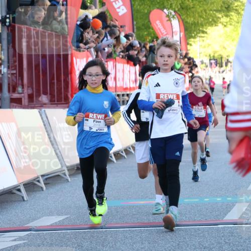 25.04.2025 - Das Zehntel Luisa Fischer http://msf.ph/oto/7678540 26.04.2025 08:49:53 Ziel 1945, 2018, 2021, 2377, 2513, 2696, 3488, 3613 meine-sportfotos.de