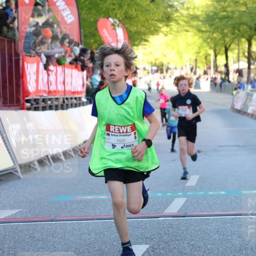 25.04.2025 - Das Zehntel Luisa Fischer http://msf.ph/oto/7678565 26.04.2025 08:50:06 Ziel 1116, 1537 meine-sportfotos.de