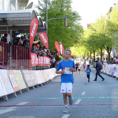 25.04.2025 - Das Zehntel Luisa Fischer http://msf.ph/oto/7678637 26.04.2025 08:50:26 Ziel 1107, 1131, 3539, 3540 meine-sportfotos.de