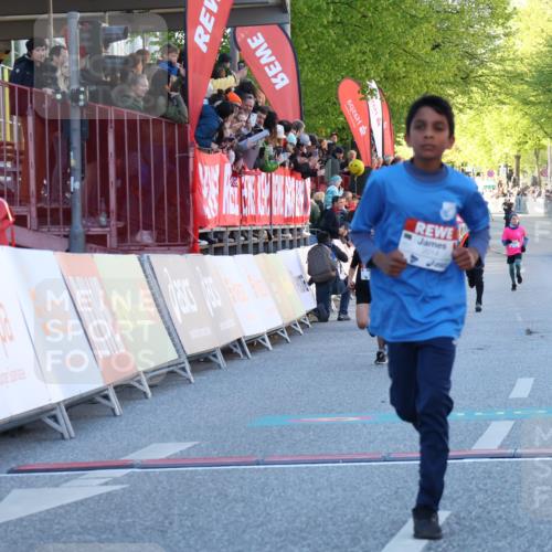 25.04.2025 - Das Zehntel Luisa Fischer http://msf.ph/oto/7678662 26.04.2025 08:50:35 Ziel 1750, 2014, 2637, 2739 meine-sportfotos.de