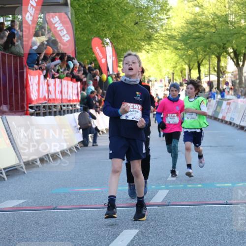 25.04.2025 - Das Zehntel Luisa Fischer http://msf.ph/oto/7678697 26.04.2025 08:50:44 Ziel 1549, 1750, 2363, 2637, 2728, 2739, 3455 meine-sportfotos.de