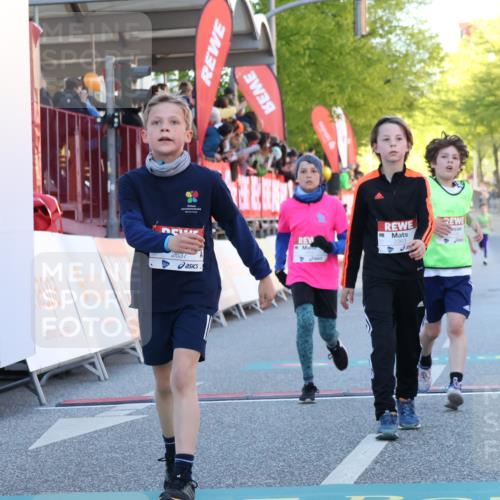 25.04.2025 - Das Zehntel Luisa Fischer http://msf.ph/oto/7678719 26.04.2025 08:50:46 Ziel 1549, 2363, 2637, 2728, 2739, 3455 meine-sportfotos.de