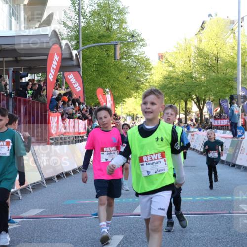 25.04.2025 - Das Zehntel Luisa Fischer http://msf.ph/oto/7678766 26.04.2025 08:51:05 Ziel 1283, 1458, 2349, 2397, 2517, 2849, 3233, 3527, 3528, 3774, 3849 meine-sportfotos.de