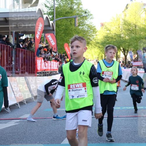 25.04.2025 - Das Zehntel Luisa Fischer http://msf.ph/oto/7678787 26.04.2025 08:51:06 Ziel 1283, 1458, 1884, 2098, 2103, 2349, 2397, 2492, 2517, 2849, 3527, 3528, 3774, 3849 meine-sportfotos.de