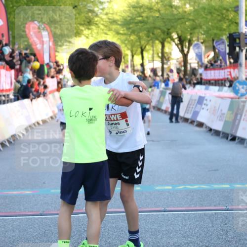 25.04.2025 - Das Zehntel Luisa Fischer http://msf.ph/oto/7678847 26.04.2025 08:51:27 Ziel 1473, 1476, 2156, 2166, 2321, 2643, 2711, 2731, 2840, 2852, 2903, 2920, 2935, 3214 meine-sportfotos.de