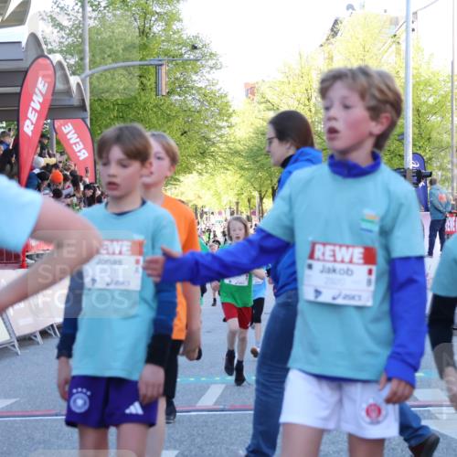 25.04.2025 - Das Zehntel Luisa Fischer http://msf.ph/oto/7678892 26.04.2025 08:51:41 Ziel 1080, 1087, 1114, 1484, 1748, 2325, 2356, 2392, 2474, 2709, 2718, 2734, 2778, 2827, 2832, 3231, 3782, 3865 meine-sportfotos.de