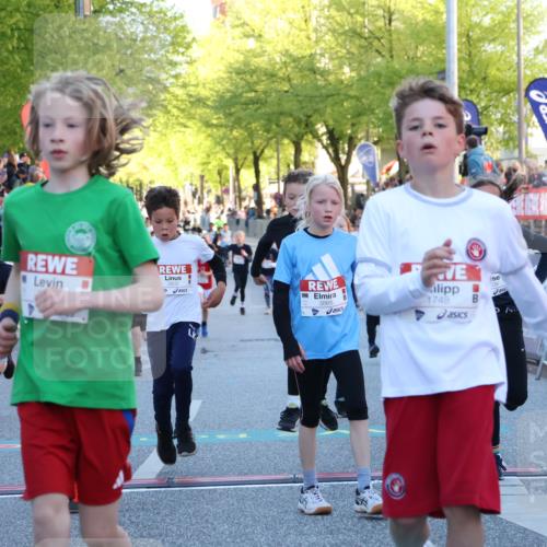 25.04.2025 - Das Zehntel Luisa Fischer http://msf.ph/oto/7678913 26.04.2025 08:51:45 Ziel 1080, 1087, 1484, 1748, 2356, 2392, 2474, 2709, 2718, 2734, 2778, 2795, 2827, 2832, 3040, 3231, 3865 meine-sportfotos.de