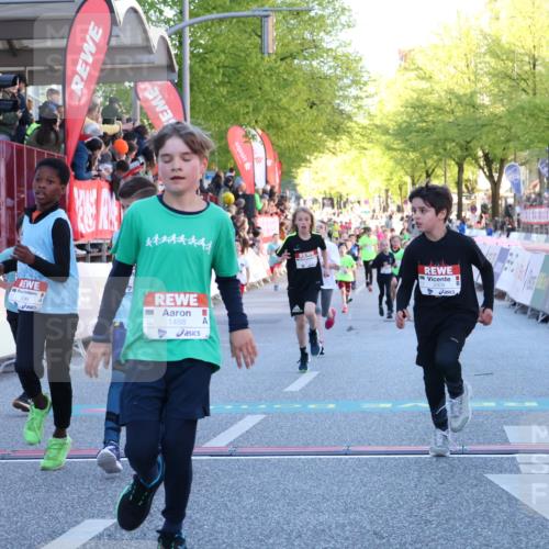 25.04.2025 - Das Zehntel Luisa Fischer http://msf.ph/oto/7678933 26.04.2025 08:52:03 Ziel 1488, 1546, 1757, 1922, 1943, 2309, 2621, 2848, 2914, 2919, 3097, 3099, 3188, 3415, 3808, 3877 meine-sportfotos.de