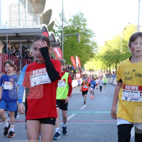 25.04.2025 - Das Zehntel Luisa Fischer http://msf.ph/oto/7679077 26.04.2025 08:52:53 Ziel 1122, 1127, 1176, 1188, 1418, 1979, 2023, 2029, 2216, 2364, 2804, 2859, 3161, 3171, 3822 meine-sportfotos.de