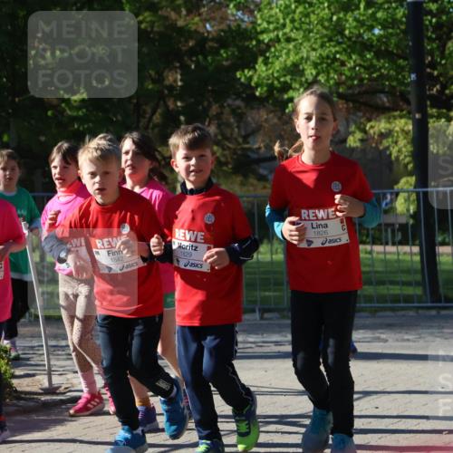 25.04.2025 - Das Zehntel Zöllner http://msf.ph/oto/7679606 26.04.2025 07:50:19 Laufen 3318, 1826, 1842, 1829 meine-sportfotos.de
