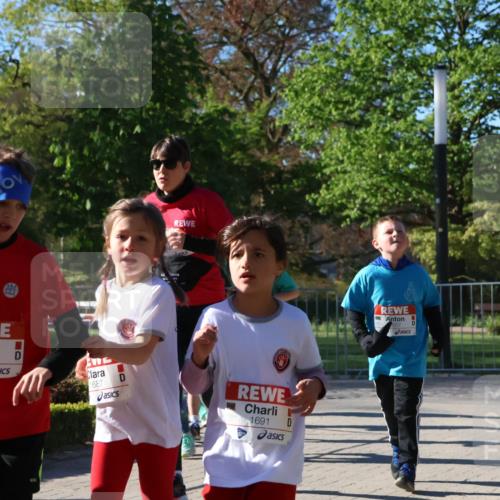 25.04.2025 - Das Zehntel Zöllner http://msf.ph/oto/7679767 26.04.2025 07:50:30 Laufen 1818, 1687, 1691 meine-sportfotos.de