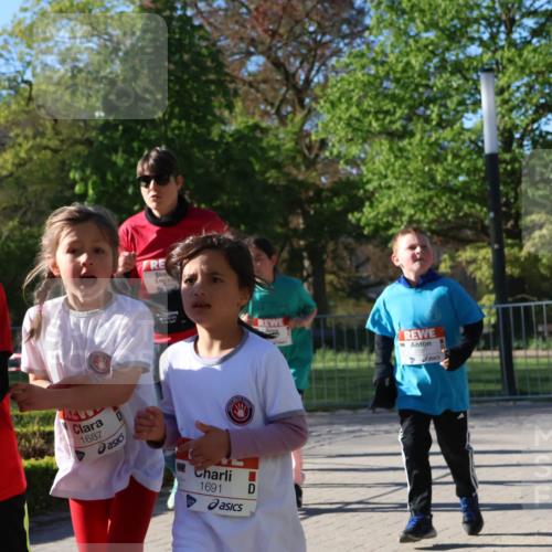 25.04.2025 - Das Zehntel Zöllner http://msf.ph/oto/7679779 26.04.2025 07:50:30 Laufen 1818, 1687, 1691 meine-sportfotos.de
