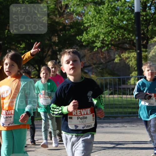 25.04.2025 - Das Zehntel Zöllner http://msf.ph/oto/7679827 26.04.2025 07:50:34 Laufen 2344, 3674, 1001, 10, 1849 meine-sportfotos.de