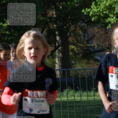 25.04.2025 - Das Zehntel Zöllner http://msf.ph/oto/7679895 26.04.2025 07:50:38 Laufen 3693, 100, 1005 meine-sportfotos.de