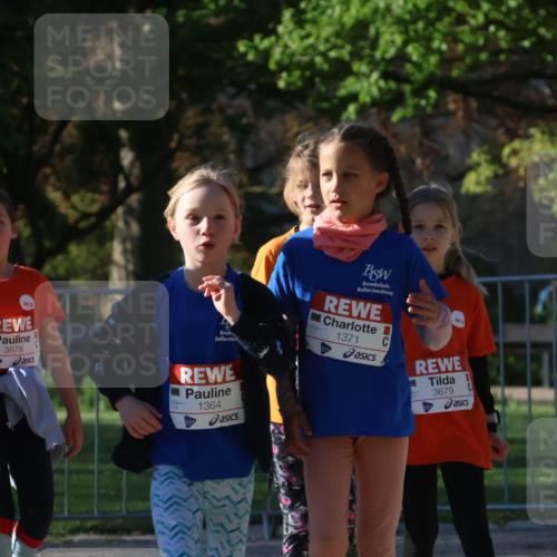 25.04.2025 - Das Zehntel Zöllner http://msf.ph/oto/7679952 26.04.2025 07:50:41 Laufen 1371, 2137, 3678, 1364, 3679, 308 meine-sportfotos.de