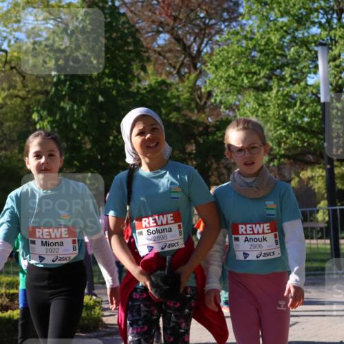 25.04.2025 - Das Zehntel Zöllner http://msf.ph/oto/7680337 26.04.2025 07:51:06 Laufen 2922, 2898, 2906 meine-sportfotos.de
