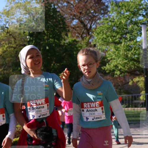 25.04.2025 - Das Zehntel Zöllner http://msf.ph/oto/7680350 26.04.2025 07:51:07 Laufen 9, 2922, 2898, 2906 meine-sportfotos.de