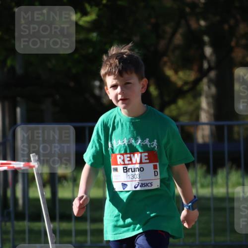 25.04.2025 - Das Zehntel Zöllner http://msf.ph/oto/7680544 26.04.2025 07:51:19 Laufen 1303 meine-sportfotos.de