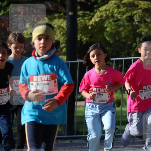 25.04.2025 - Das Zehntel Zöllner http://msf.ph/oto/7680568 26.04.2025 07:51:26 Laufen 8, 29, 2076, 79, 2567, 11, 3251, 3254 meine-sportfotos.de