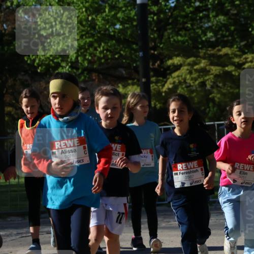 25.04.2025 - Das Zehntel Zöllner http://msf.ph/oto/7680605 26.04.2025 07:51:28 Laufen 554, 2076, 333, 2567, 3251 meine-sportfotos.de