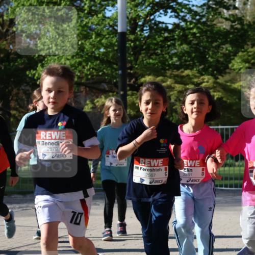 25.04.2025 - Das Zehntel Zöllner http://msf.ph/oto/7680638 26.04.2025 07:51:29 Laufen 2076, 2579, 70, 2567, 3251 meine-sportfotos.de