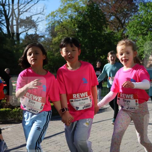 25.04.2025 - Das Zehntel Zöllner http://msf.ph/oto/7680686 26.04.2025 07:51:31 Laufen 2076, 3251, 3254, 3246 meine-sportfotos.de