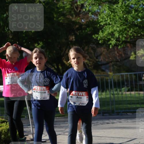 25.04.2025 - Das Zehntel Zöllner http://msf.ph/oto/7680869 26.04.2025 07:51:43 Laufen 3302, 1029, 1015 meine-sportfotos.de