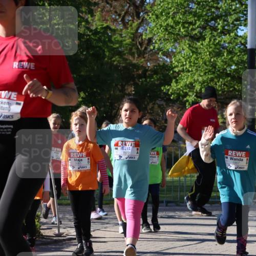 25.04.2025 - Das Zehntel Zöllner http://msf.ph/oto/7681151 26.04.2025 07:52:20 Laufen 3665, 2977, 496, 1867 meine-sportfotos.de