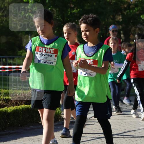 25.04.2025 - Das Zehntel Zöllner http://msf.ph/oto/7681232 26.04.2025 07:52:25 Laufen 3070, 1508, 1815, 1496 meine-sportfotos.de