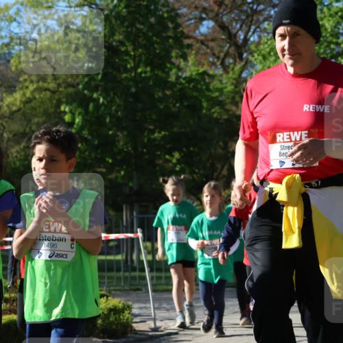 25.04.2025 - Das Zehntel Zöllner http://msf.ph/oto/7681275 26.04.2025 07:52:26 Laufen 1508, 1496, 44, 1819 meine-sportfotos.de