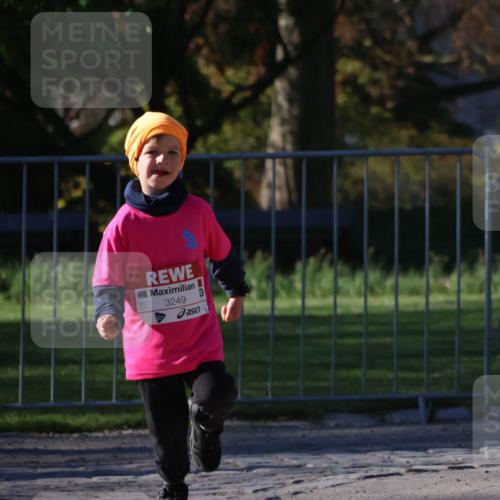 25.04.2025 - Das Zehntel Zöllner http://msf.ph/oto/7681422 26.04.2025 07:52:38 Laufen 3249 meine-sportfotos.de