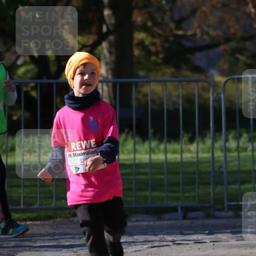 25.04.2025 - Das Zehntel Zöllner http://msf.ph/oto/7681427 26.04.2025 07:52:38 Laufen 324 meine-sportfotos.de
