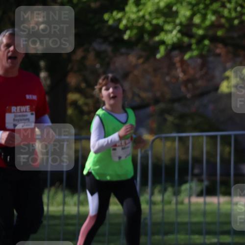 25.04.2025 - Das Zehntel Zöllner http://msf.ph/oto/7681450 26.04.2025 07:52:39 Laufen 49 meine-sportfotos.de