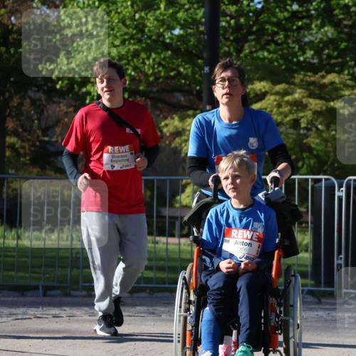 25.04.2025 - Das Zehntel Zöllner http://msf.ph/oto/7681542 26.04.2025 07:52:50 Laufen 75, 1956 meine-sportfotos.de