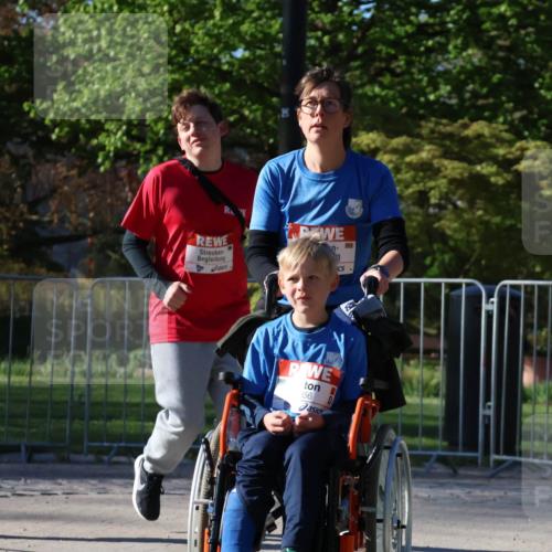 25.04.2025 - Das Zehntel Zöllner http://msf.ph/oto/7681556 26.04.2025 07:52:50 Laufen 375, 56 meine-sportfotos.de