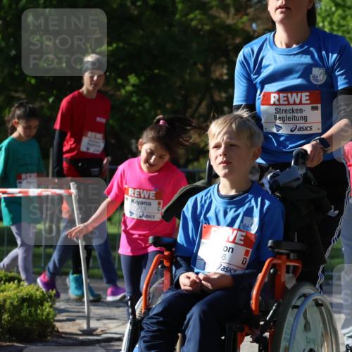 25.04.2025 - Das Zehntel Zöllner http://msf.ph/oto/7681583 26.04.2025 07:52:52 Laufen 3375, 56 meine-sportfotos.de