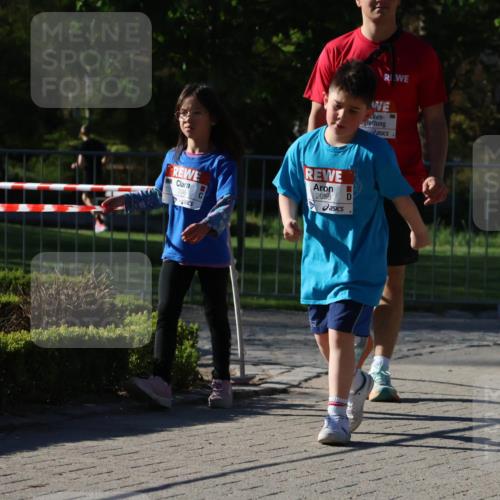 25.04.2025 - Das Zehntel Zöllner http://msf.ph/oto/7681839 26.04.2025 07:53:24 Laufen 2049, 2058 meine-sportfotos.de